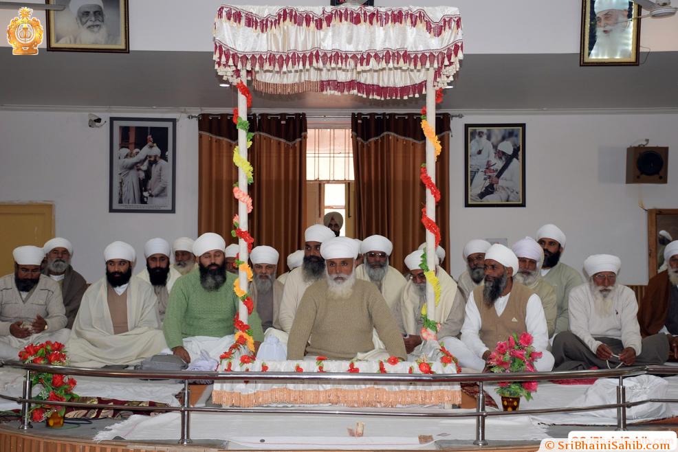 Sri Satguru Ji blessing Sri Jiwan Nagar Sadh Sangat on 25, 26 January 2016
