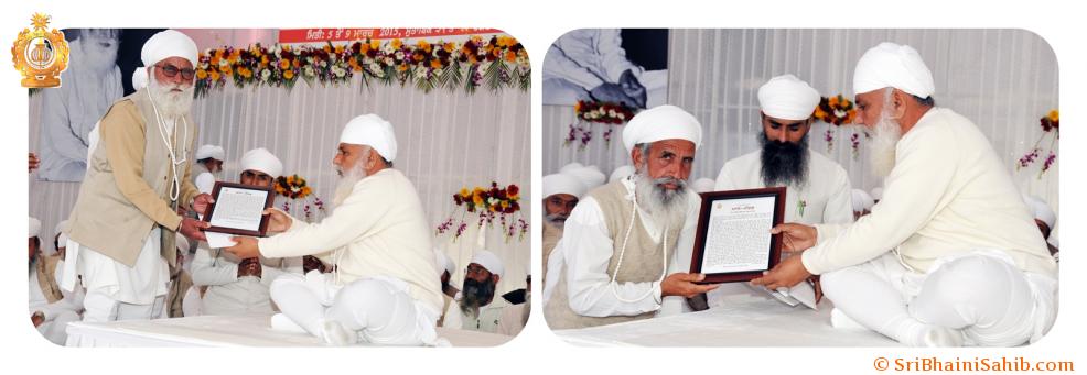Sri Satguru Ji honoring Jathedar Sudarshan Singh Ji with 'Sewa Sanmaan' and Suba Hardeep Ji (right) with 'Nishkaam sewak' award for their exceptional service   
